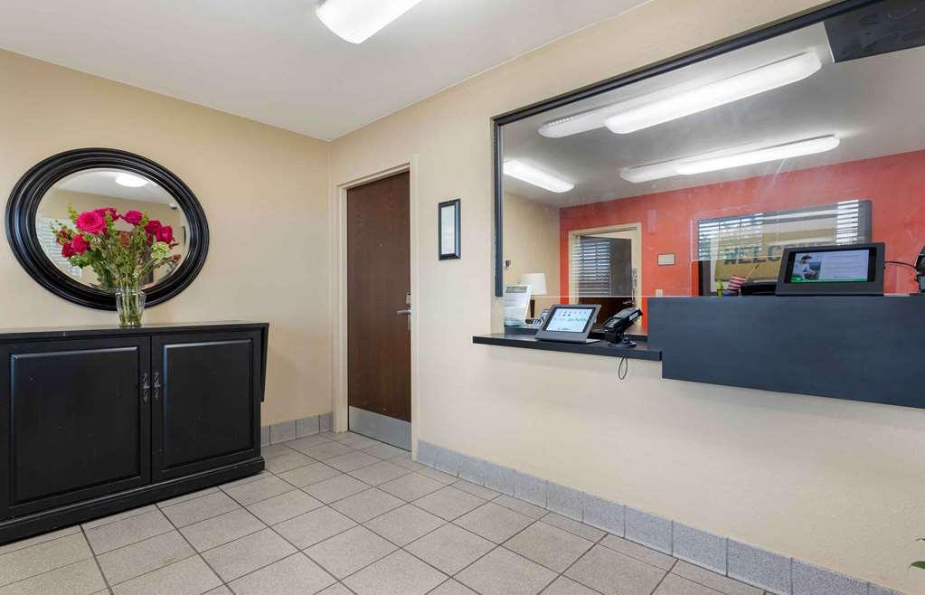 Extended Stay America Suites - Tulsa - Central Інтер'єр фото